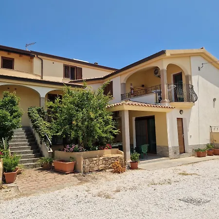 Pina Caletta Sul Mare Con Parcheggio Privato Ferienhaus *